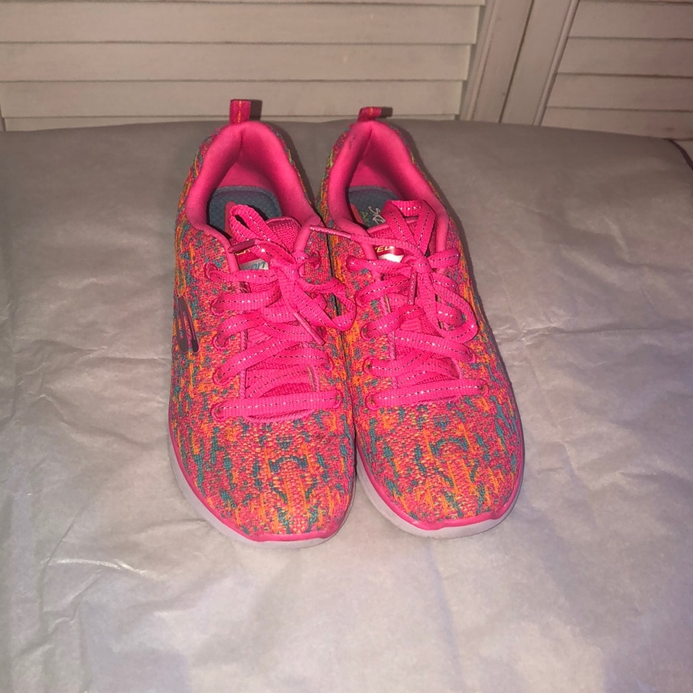 Girl kids sketchers